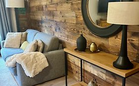 Appartement Style Chalet Avec Grande Terrasse Et Parking Prive