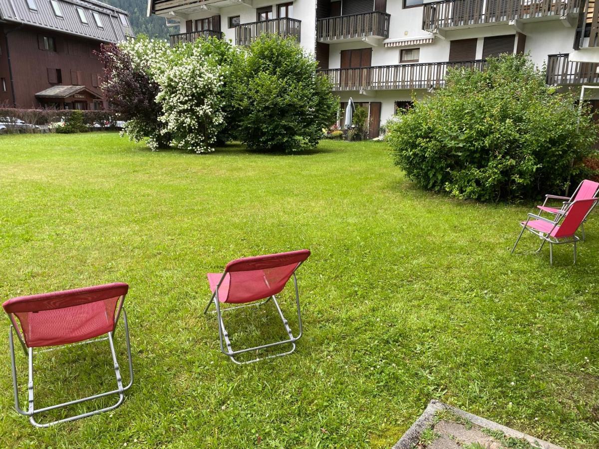 Appartement Style Chalet Avec Grande Terrasse Et Parking Prive Chamonix Exterior photo