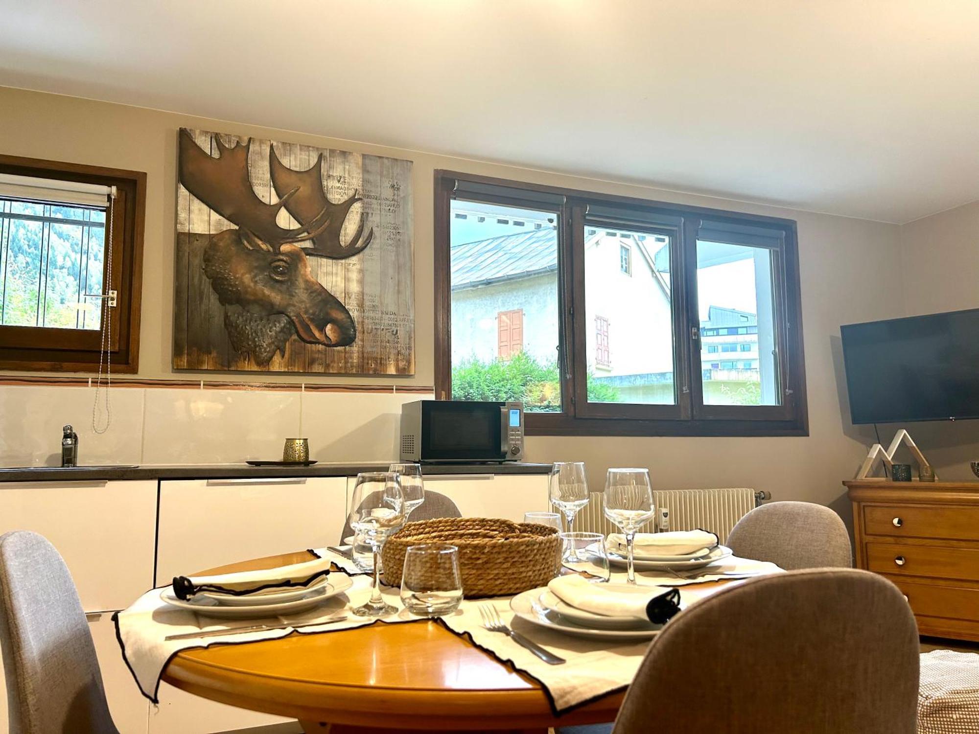 Appartement Style Chalet Avec Grande Terrasse Et Parking Prive Chamonix Exterior photo